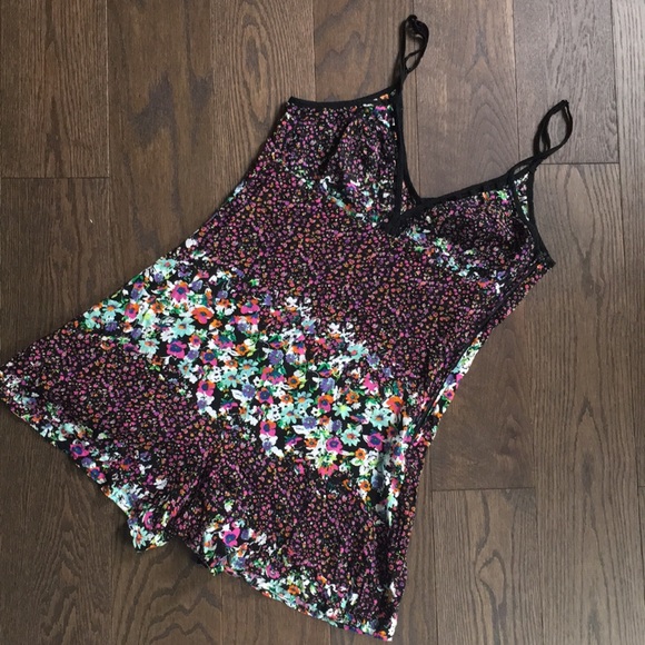 Mimi Chica Other - 💙 Mimi Chica Floral  Romper